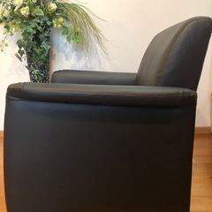 引き取り手が決まりました。ニトリ　合成皮革1人用ソファの画像