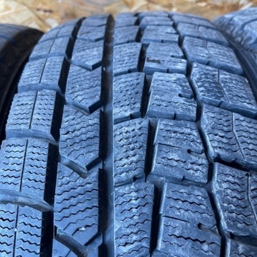 バリ山　DUNLOP WM02 185/60R15 スタッドレス  タイヤ　2020年製