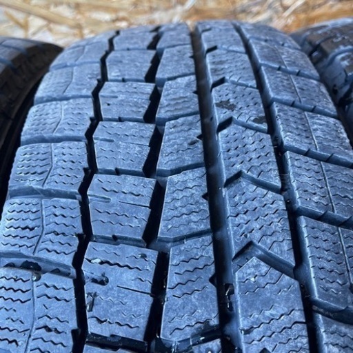 バリ山　DUNLOP WM02 185/60R15 スタッドレス  タイヤ　2020年製