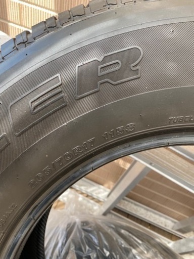 ランドクルーザープラドタイヤ4本セット