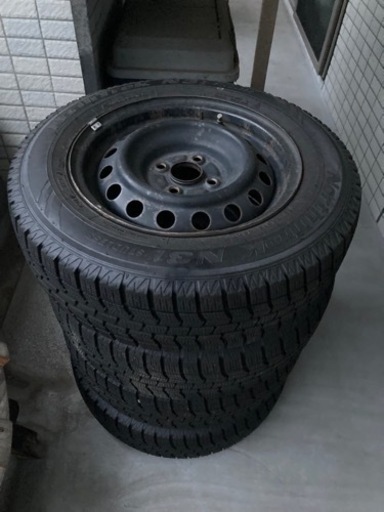 新品同様品　175/70R14 4本セット　トヨタホイールカバー付