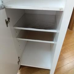 キッチンラック カップボードの画像