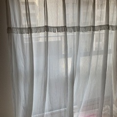 カーテンの画像