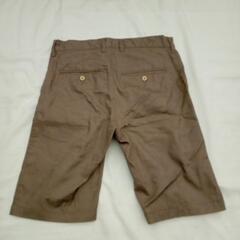 サブサエティのTシャツと無メーカー短パンの画像