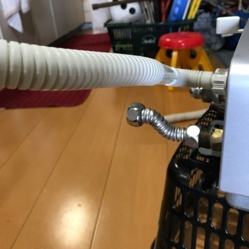瞬間湯沸かし器　2016年11月製　3月中処分