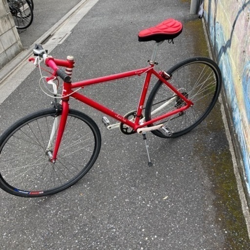 あれっ‼️ハイブリッドなクロスバイクをカスタマイズ❗️整備済み。
