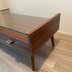 ローテーブル、ガラス板の画像