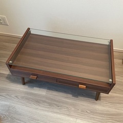 ローテーブル、ガラス板の画像