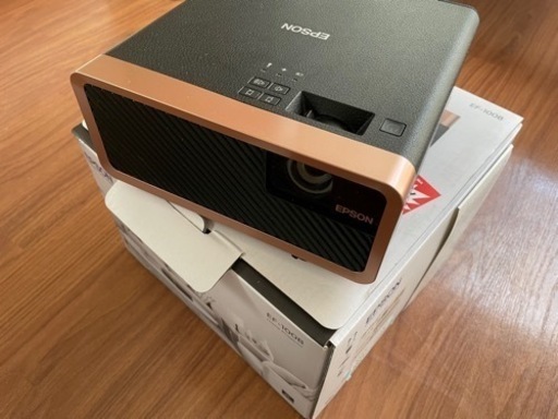 エプソン　ＥＰＳＯＮ　ホームプロジェクター　ＥＦ-１００Ｂ　ブラック 小型軽量