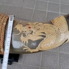 水牛の角　オブジェ　置物　台付きの画像