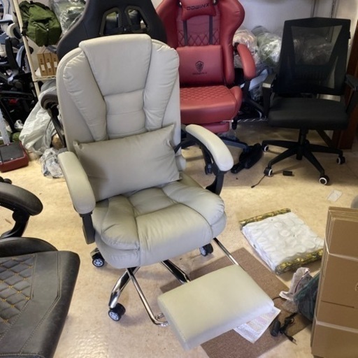 新品　オフィスチェア　社長椅子　リクライニング機能