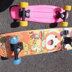 妖怪ウォッチ　スケートボード　タイヤが回ると光ります。おまけピンクスケボーの画像