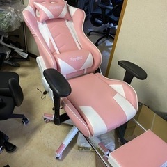 ほぼ新品　ゲーミングチェア　傷有りの画像