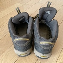 KEEN製トレッキングシューズの画像