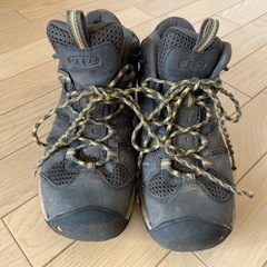 KEEN製トレッキングシューズの画像