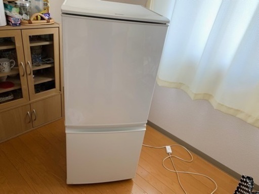 受付終了　シャープ　冷蔵庫　SJ-D148