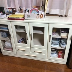 白いタンス