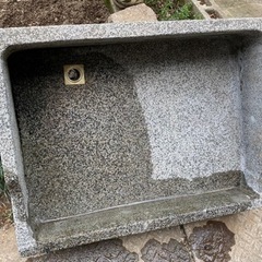 屋外用　外流し（石？　コンクリート？製）