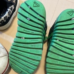 本日限り。子供靴4 及び子供靴1と3の画像