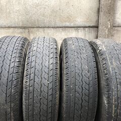 日産 nv350キャラバン 195/80R15 スチール ホイール タイヤ 4本, ホイールキャップ、ナット付きの画像