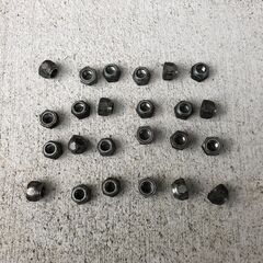 日産 nv350キャラバン 195/80R15 スチール ホイール タイヤ 4本, ホイールキャップ、ナット付きの画像