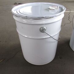 ペール缶　20リットル　白　1個　￥700の画像