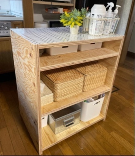 オーダー出来るキッチン収納 合板で製作致します。