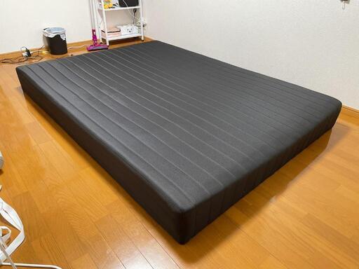 ダブルベッド足付きマットレス 値下げ 取引中