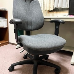 (本日午前受付〆切り】オフィスチェア/座面肘かけ高さ調整可能の画像