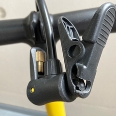 自転車の空気入れの画像