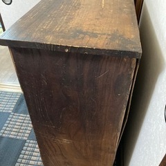 レトロなタンスの画像