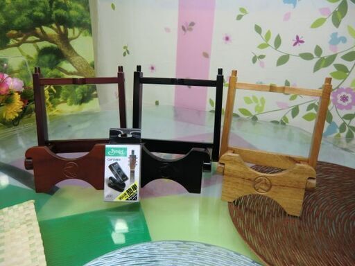 3.980円　沖縄三線専用　　三線台(譜面台)と調弦チューナーセット 三線台は三色から選択