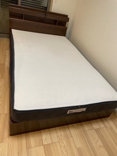 エアウィーブ  セミダブル　ベッドフレーム付き