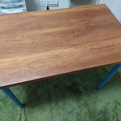 IKEA　机　大きく目立つ傷なしの画像