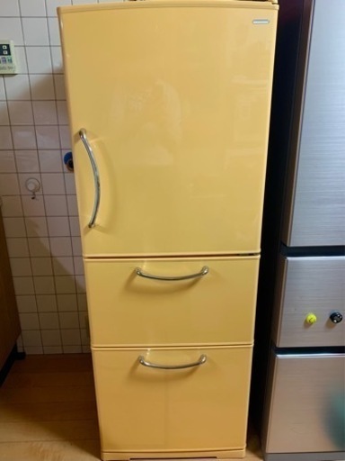 値下げ　レトロ可愛い冷蔵庫　日立冷凍冷蔵庫　オレンジ色　255L