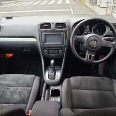 ゴルフコンフォート　プレミアムエディション　H23（24年モデル）　車検5/2　走行70000ｋ　純正ナビ＆フルセグＴＶ＆カラーバックカメラ　ＥＴＣ　アルカンターラスポーツシート　16ＡＷ　バイキセノン　禁煙車の画像