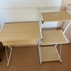 受け渡し先決定　シェルフ付きデスクの画像