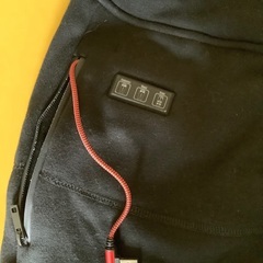 【電熱長ズボン(コットン素材)防寒保温　差し上げます】500円でお譲りしているスコッチウイスキーの瓶と木箱のセットと一緒に引き取ってくださる方、お願いします。の画像