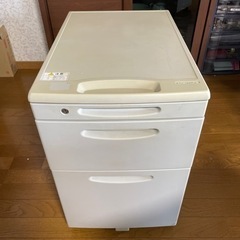 決まりました。【オカムラ】袖机　⭐️貴重　カギ付き⭐️ 