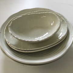 大皿2枚、楕円平皿2枚、小鉢1枚の計5枚