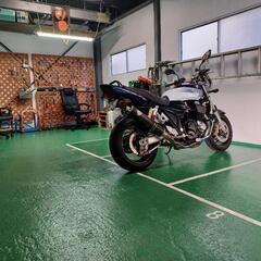 １台空きました　段差無し　専用区画まで自走可　月極屋内バイクガレージ 　24時間利用可能専用カードキー有りの画像