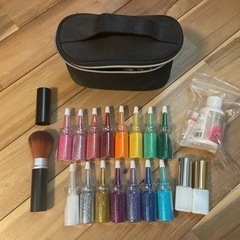 【ラメグリッター15色】さまざまな場面で使えます