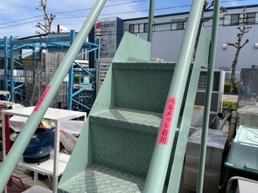 階段　鉄製　移動式　キャスター付き　大型　中古品