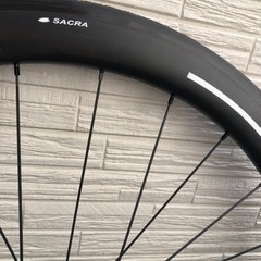 レア品！！新品タイヤ付き！カーボンホイール(後)SACRA 50mmの画像