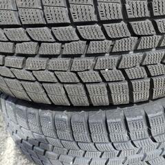 スタッドレスタイヤ バリ山の画像