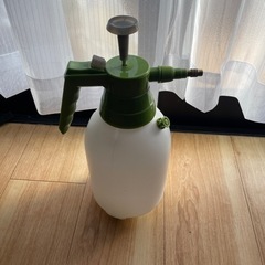 除草剤を撒くもの