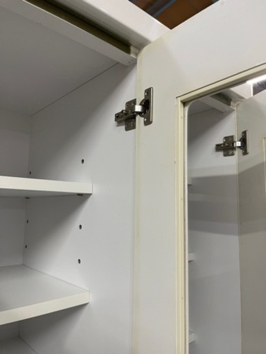 福山木工所　食器棚　3面　収納多数　鏡面仕上　中古