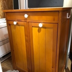 引き出し付きゴミ箱　無料　分別できるようになってますの画像
