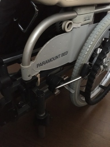 車椅子　パラマウントベッド