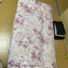 ダブルロング布団　西川リビング　お値引きします。2、3日で処分します。